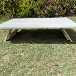 Picnic table naslovna